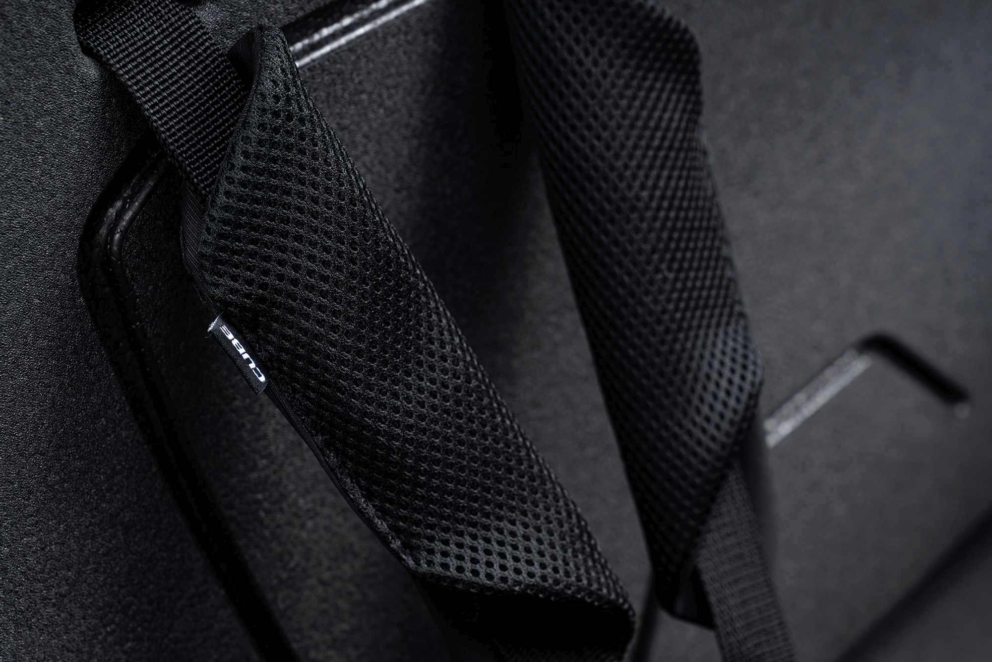 CUBE CARGO HYBRID 500 BLUE + FREE ACCESSORIES - Image 8