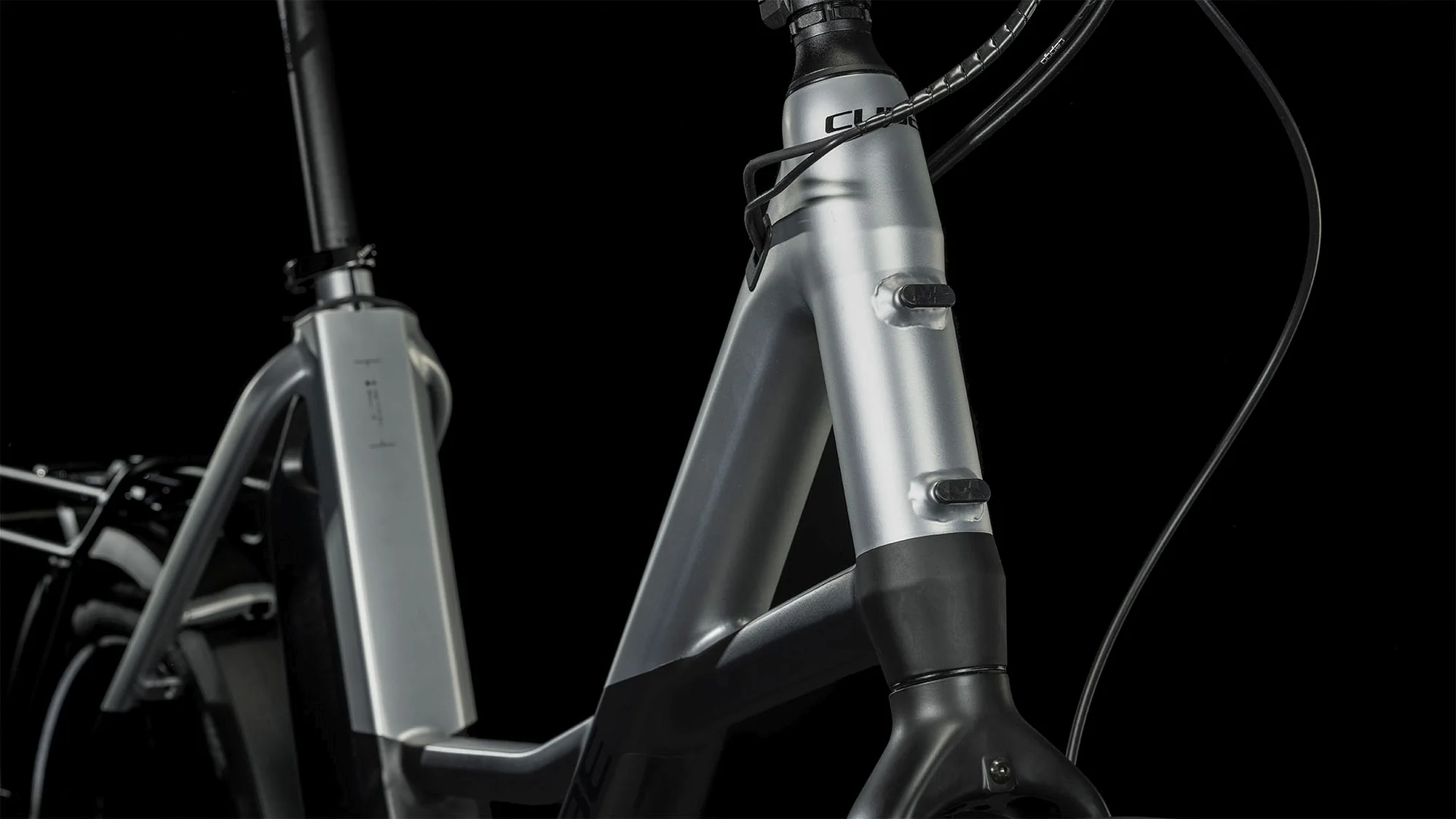 CUBE COMPACT SPORT HYBRID 500 BLACK/POLARSILVER - Image 6