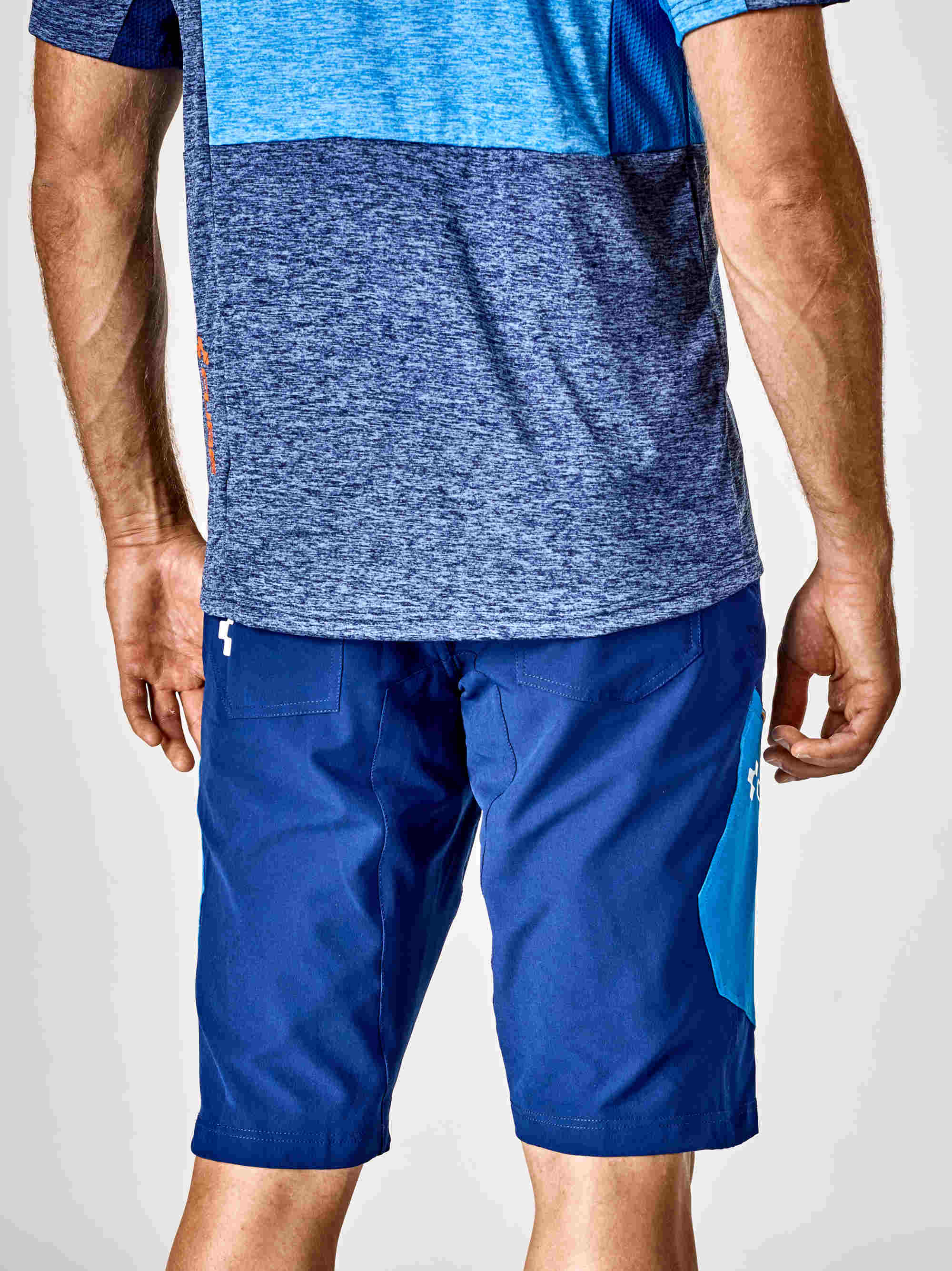 CUBE Tour Shorts Blue - Image 2