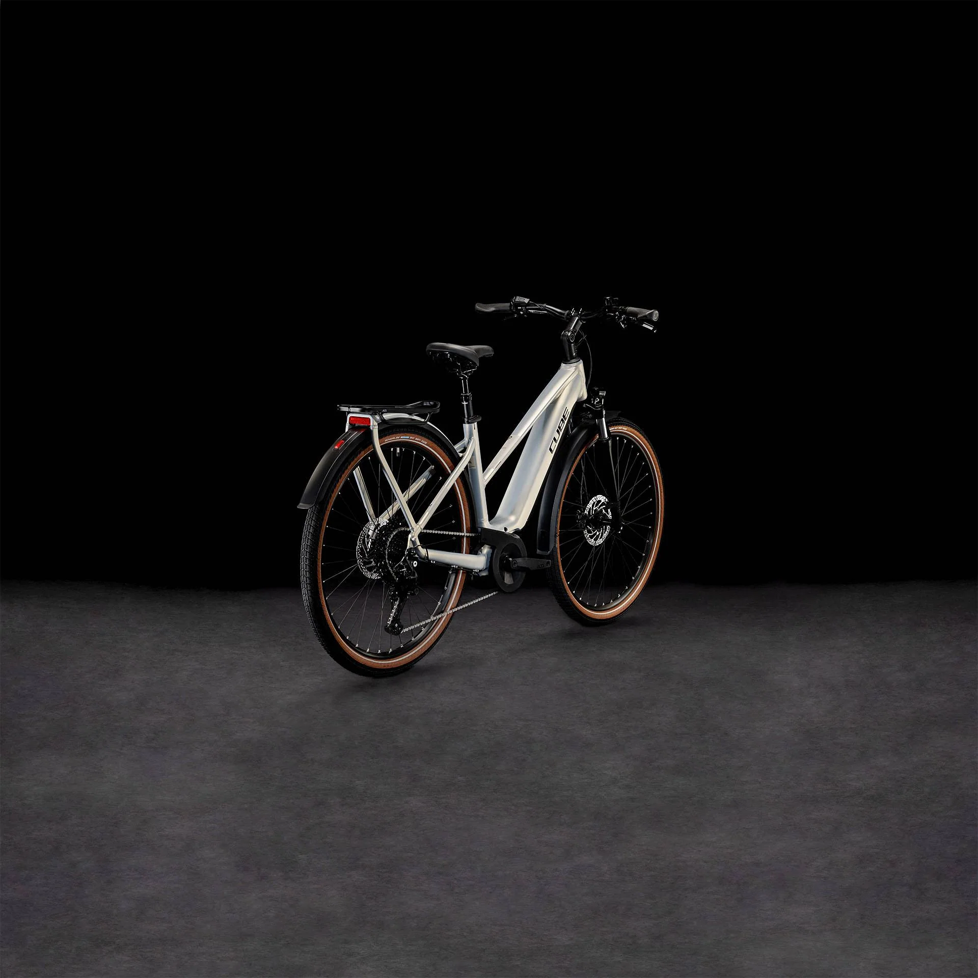 CUBE TOURING HYBRID PRO 625 PEARLYSILVER - Image 14